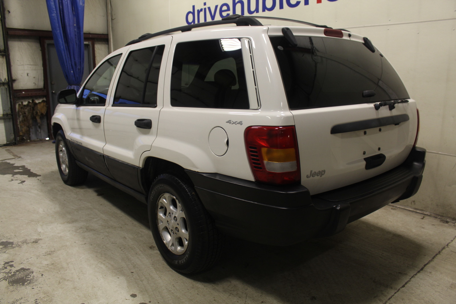 Pre-Owned 1999 Jeep Grand Cherokee 4dr Laredo 4WD Sport ...